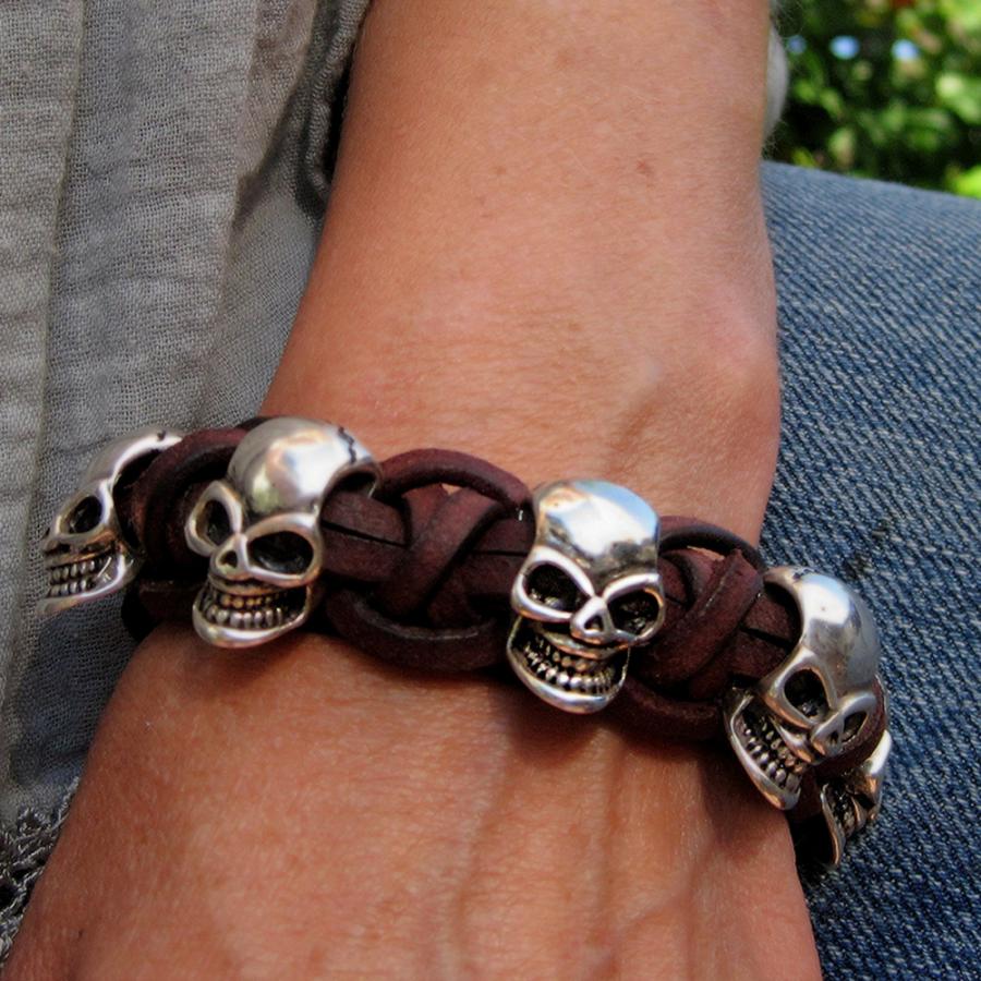 Beau Soleil Schmuck Kollektion - Lederarmband mit Totenköpfen Provocateur - 825A Provocateur-18-Braun - Beau Soleil Jewelry