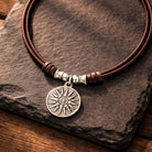 Ketten - Leder Halskette mit Anhänger Münze K1555 - Braun - k1555-braun-42 - Beau Soleil Jewelry