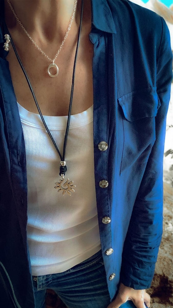 Ketten - Lederkette mit Anhänger Sonne individuell tragbar - Braun - K255 - 1 - Beau Soleil Jewelry