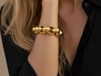 video mit model das rolo-armband a201 gold trägt  beausoleiljewelry