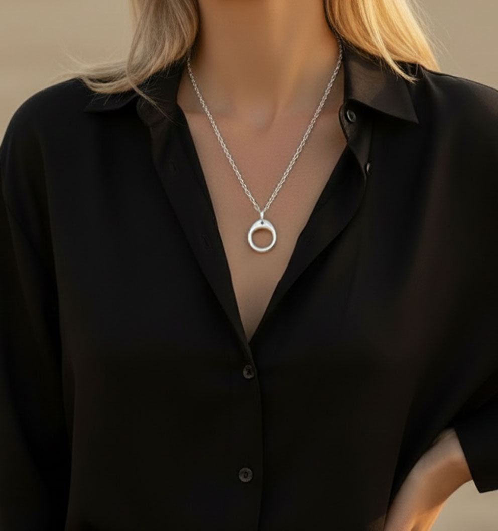 Ketten - Halskette mit Ring-Anhänger - K305 - Beau Soleil Jewelry