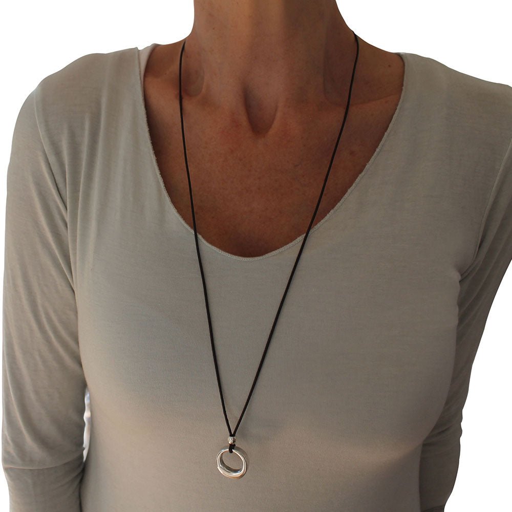 Flongo Lederkette Mit Feder Anhänger – Verstellbar 38-75 Cm, Schwarz/braun, Für Damen & Herren