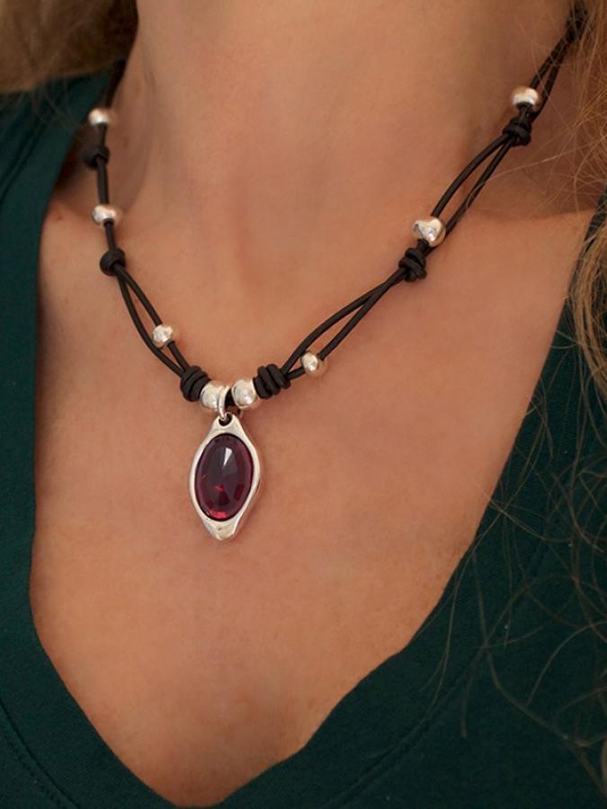 Women`s Leather Necklace red Pendant K276